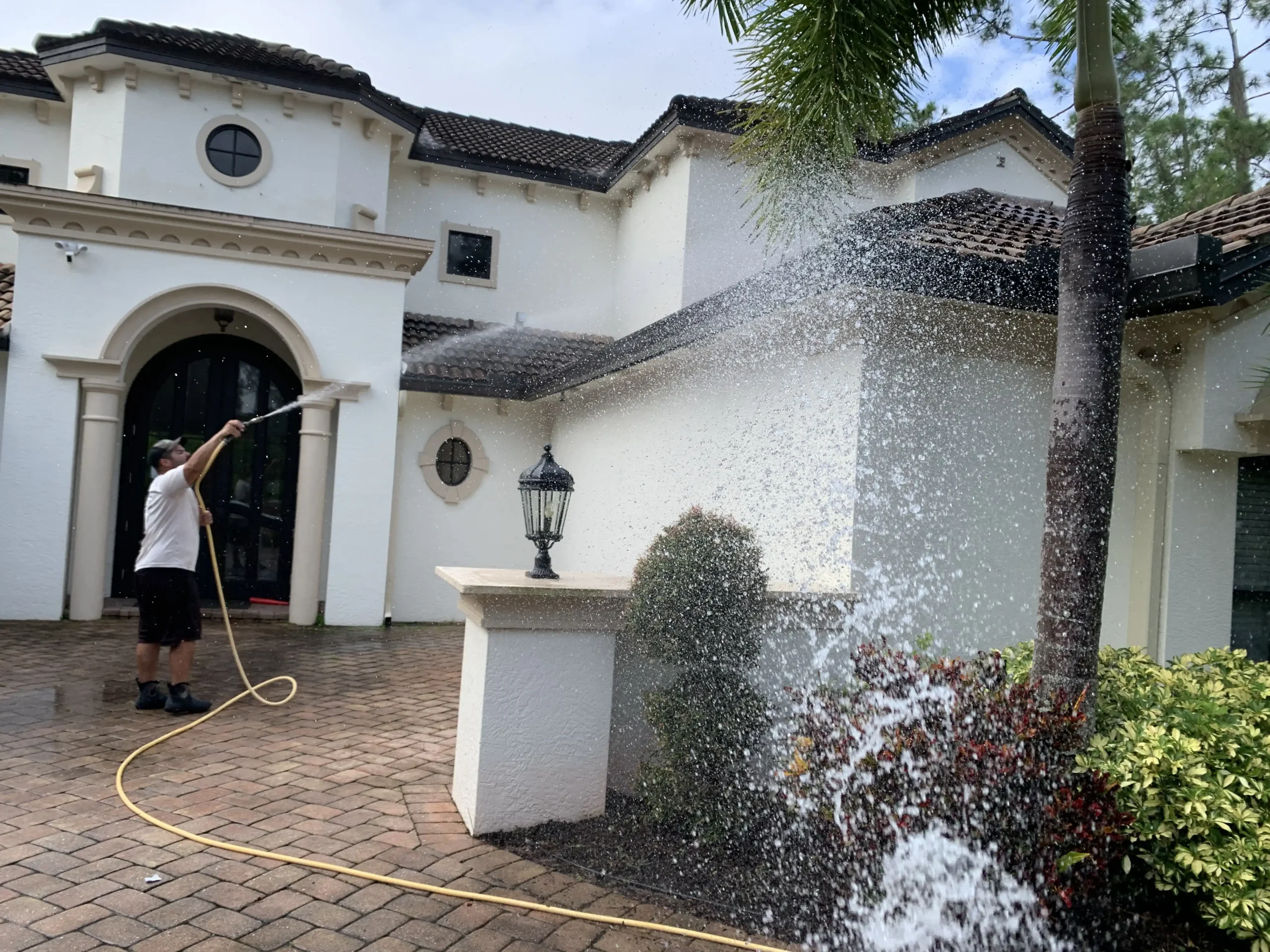 Gutter Clean Naples FL — Wash & Glow 2 - Year Guarantee