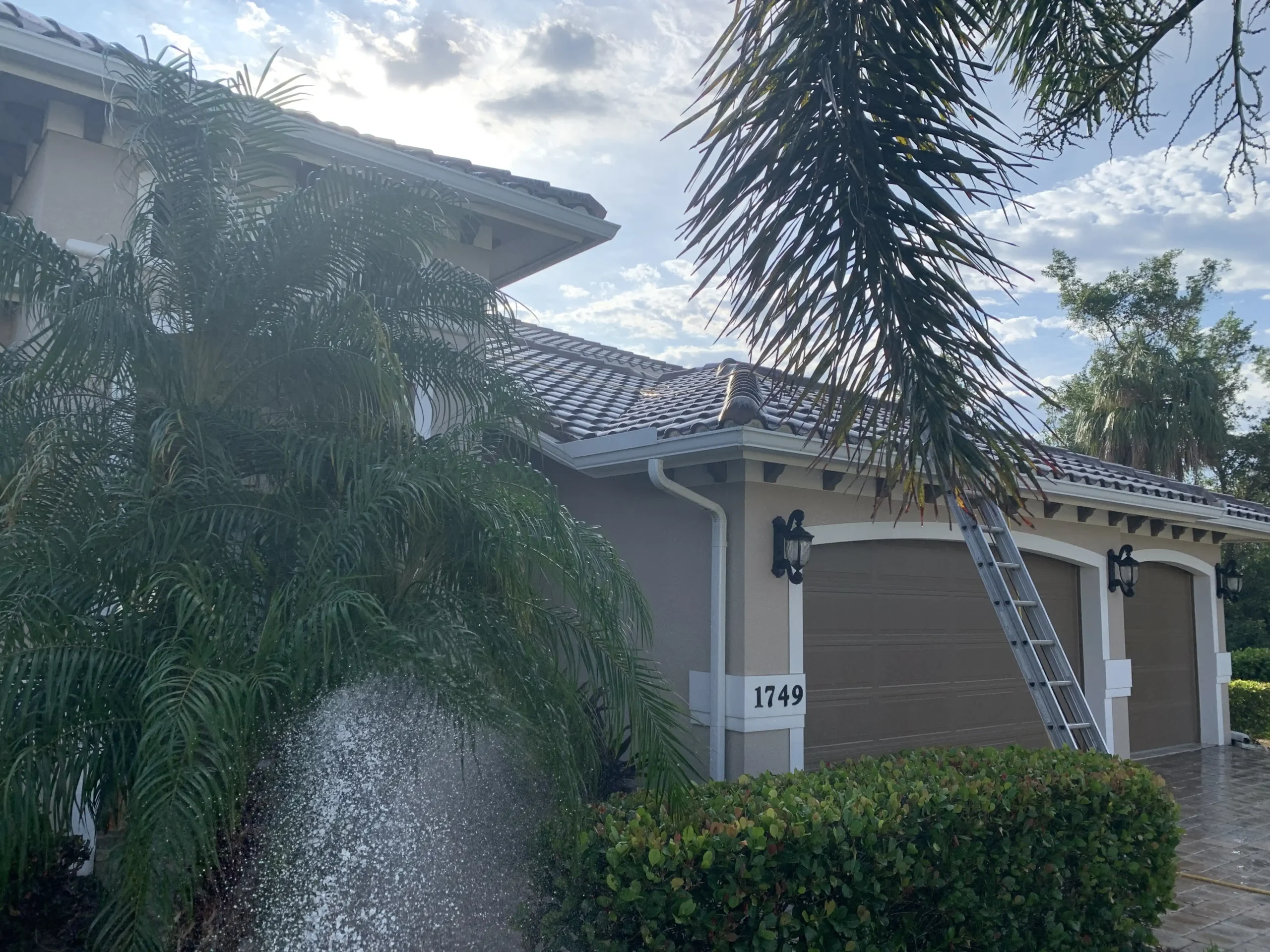 Pressure Wash House Naples FL — Wash & Glow 2 - Year Guarantee